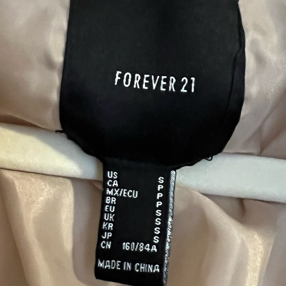 Forever 21 Women's Tan Puffer Jacket - Picture 6 of 7